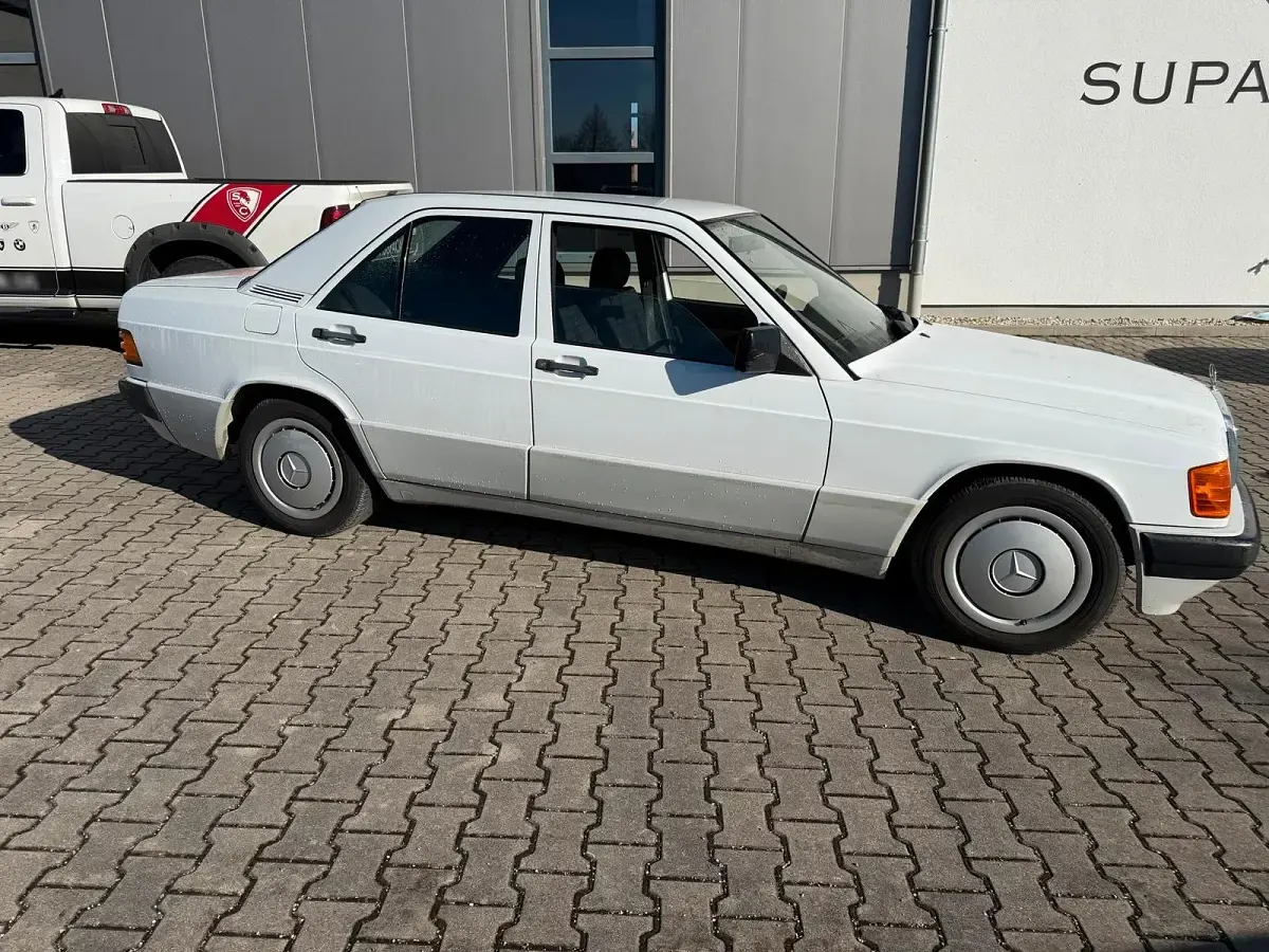 Gebraucht Mercedes 190 75 PS (55 kW) 1997 Weiß Limousine