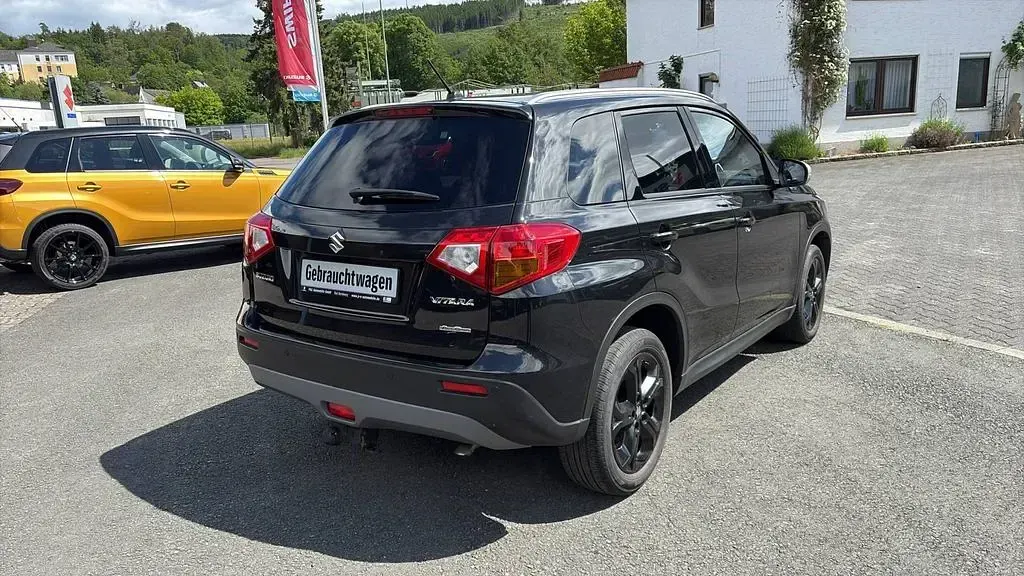 Gebraucht Suzuki Vitara 140 PS (102 kW) 2018 Schwarz SUV