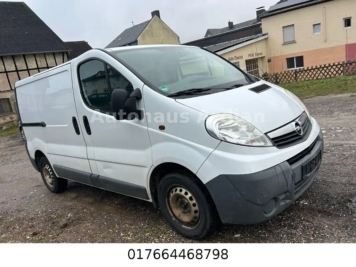 Gebraucht Opel Vivaro 90 PS (66 kW) 2010 Weiß Van / Kleinbus