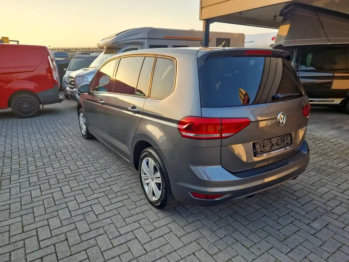 Gebraucht VW Touran Family 110 PS (80 kW) 2016 Indiumgrau metallic Van / Kleinbus