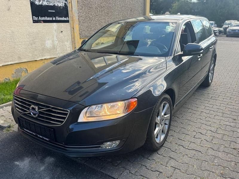 Gebraucht Volvo V70 Momentum 181 PS (133 kW) 2014 Savile grey Kombi