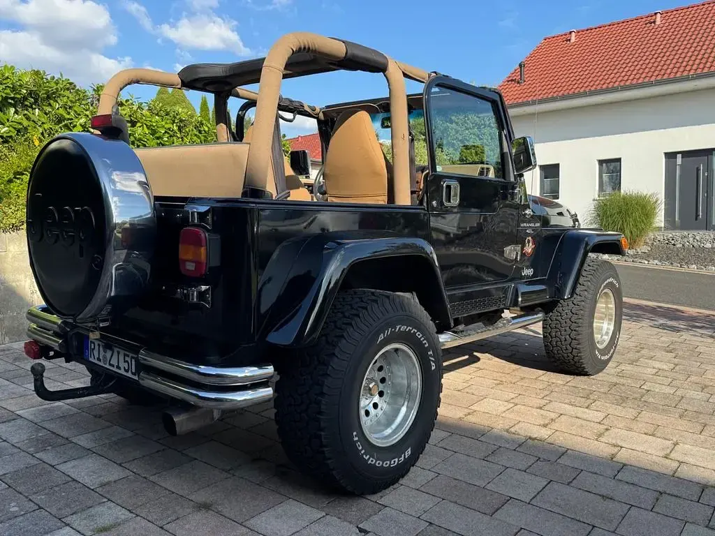 Gebraucht Jeep Wrangler Sahara 177 PS (130 kW) 1999 Schwarz SUV