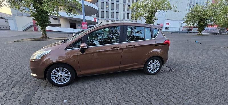 Usado Ford B-MAX 101 CV (74 kW) 2013 Marrón Monovolumen