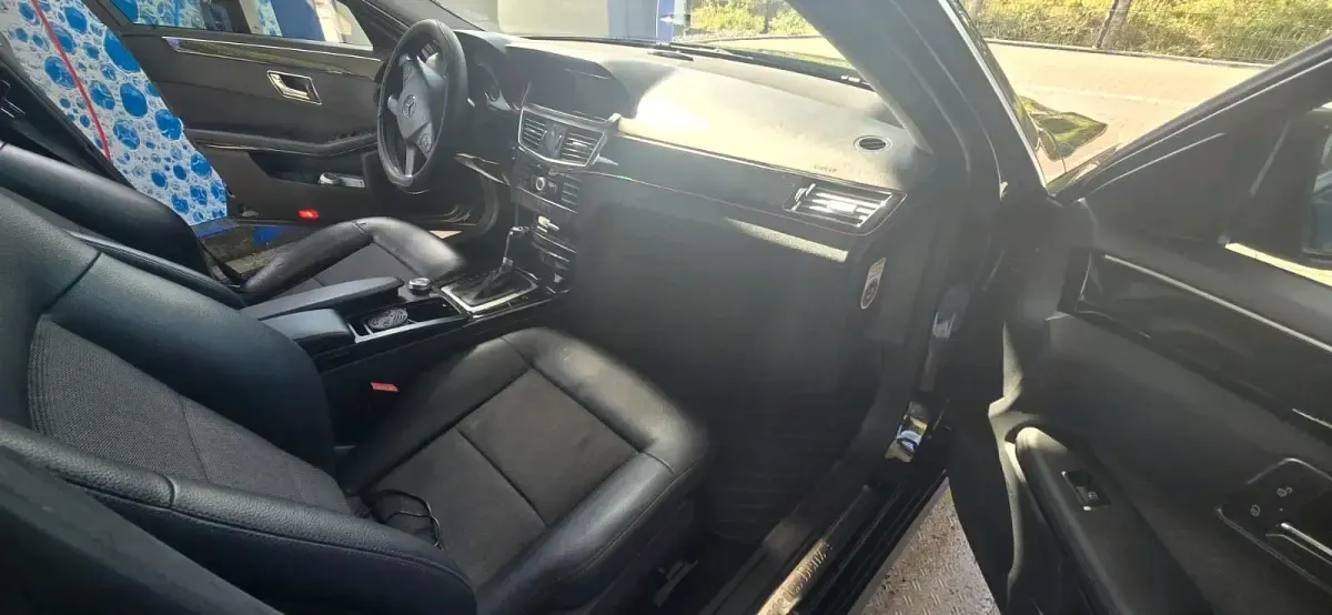 Gebraucht Mercedes E220 170 PS (125 kW) 2011 Schwarz Kombi