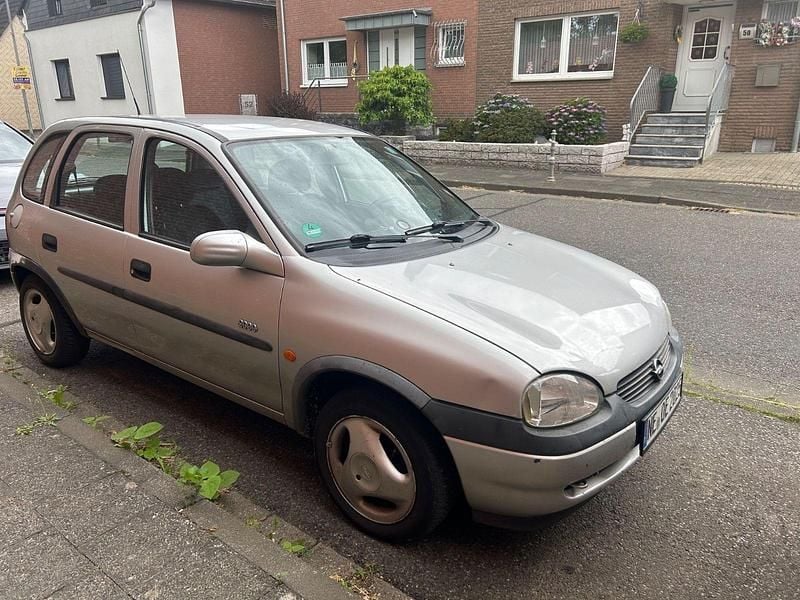 Silber Gebraucht 2000 Opel Corsa Edition Limousine | 500 € (Superpreis) - Bild 1/4