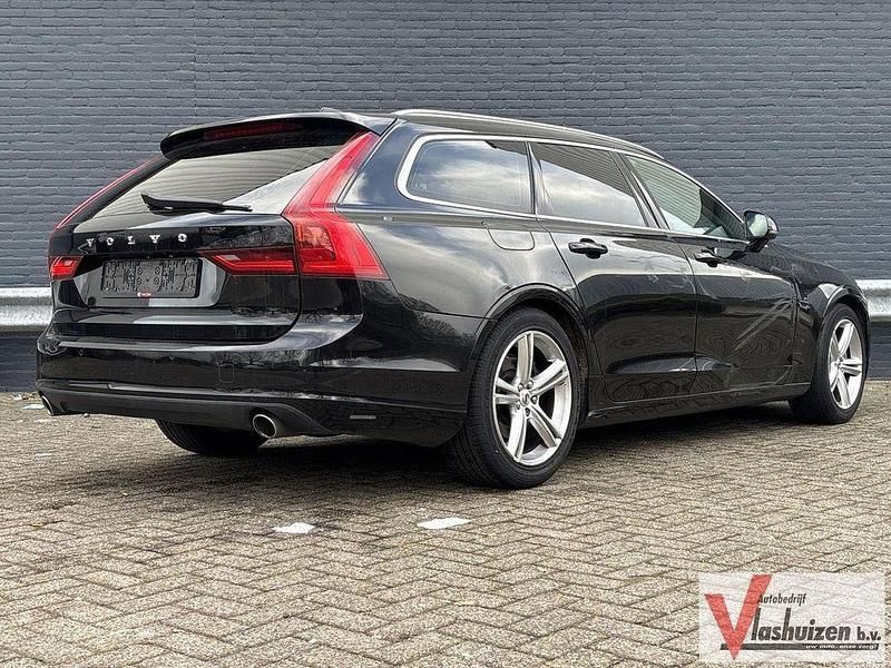 Gebraucht Volvo V90 Momentum 190 PS (139 kW) 2017 Schwarz Kombi