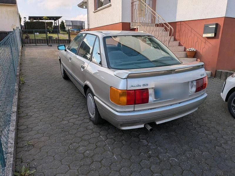 Second-hand Audi 80 90 CP (66 kW) 1987 Argintiu Berlinǎ