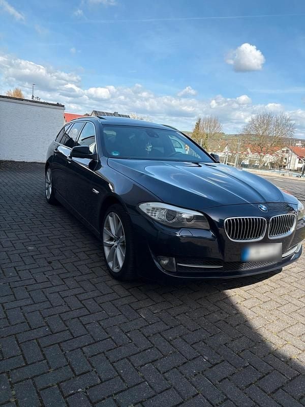 Gebraucht BMW 525 204 PS (150 kW) 2011 Blau Kombi