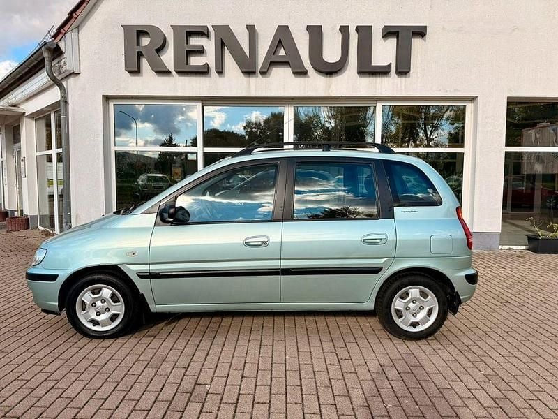 Grau Gebraucht 2002 Hyundai Matrix GLS Van / Kleinbus | 1.999 € (Fairer Preis) - Bild 1/4