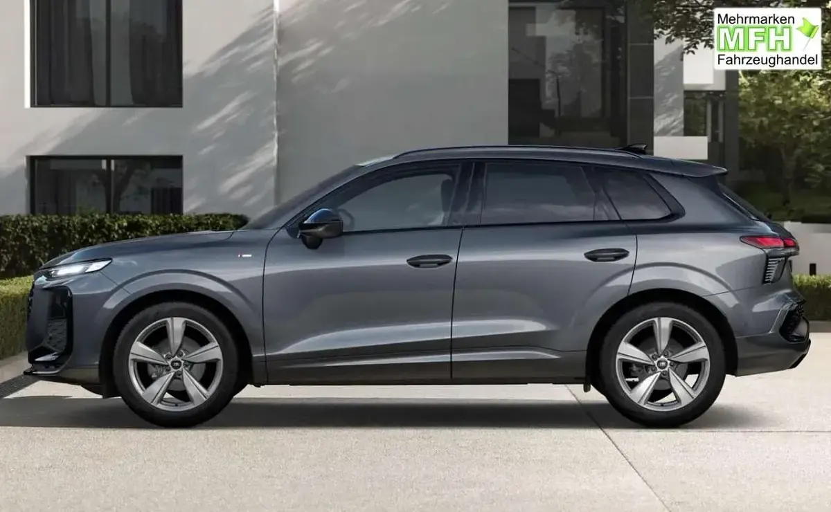Neu Audi Q3 S-Line 150 PS (110 kW) 2025 Mythosschwarz metallic SUV