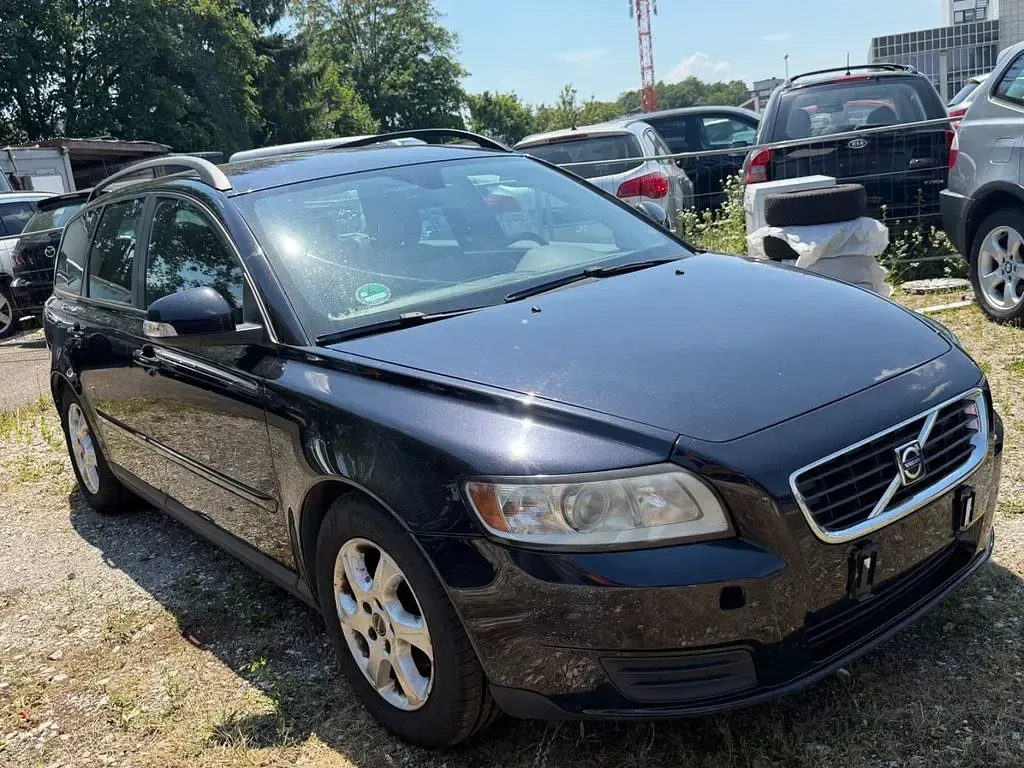 Gebraucht Volvo V50 109 PS (80 kW) 2010 Schwarz Kombi