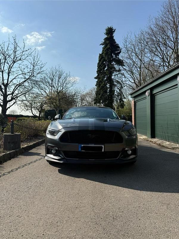 Gebraucht Ford Mustang GT 421 PS (309 kW) 2017 Grau Cabrio