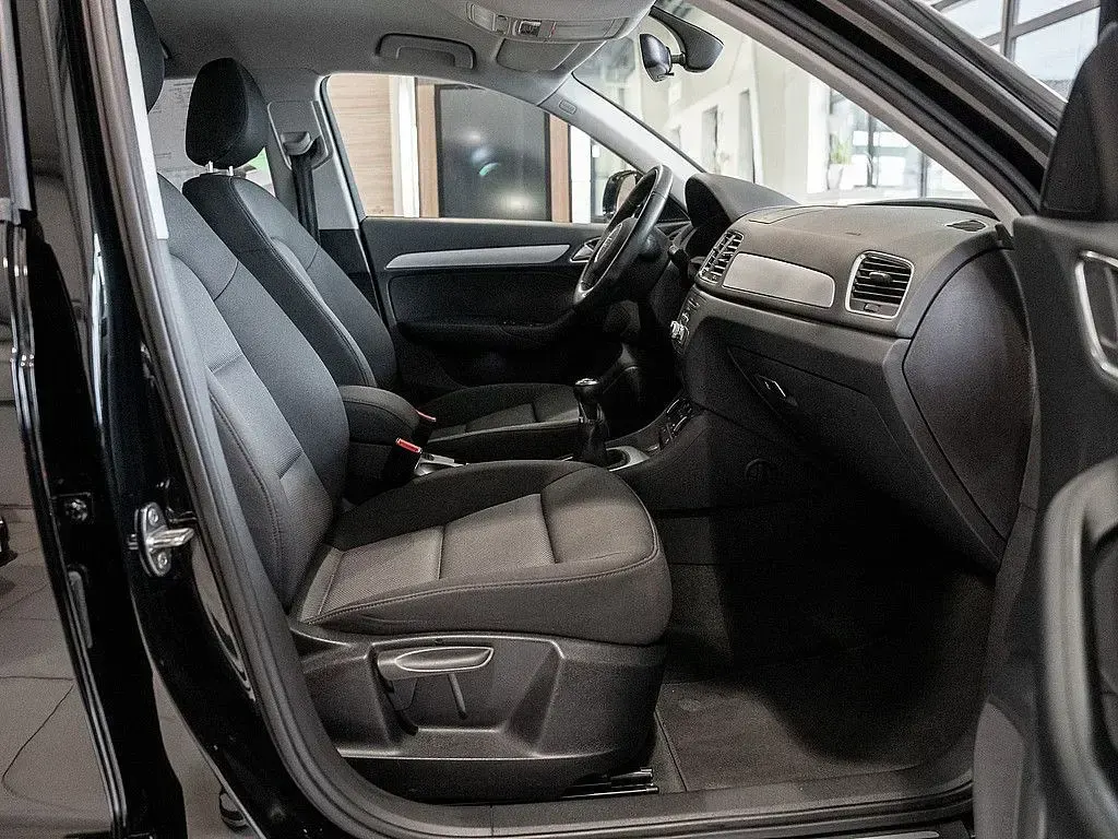 Gebraucht Audi Q3 Sport 150 PS (110 kW) 2017 Brillantschwarz SUV