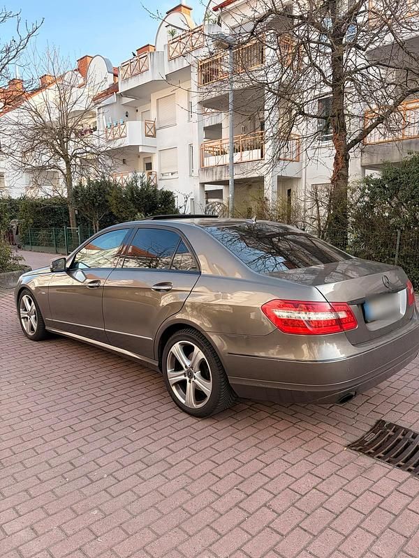 Gebraucht Mercedes 300 231 PS (169 kW) 2012 Braun Limousine