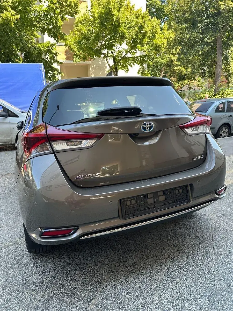 Gebraucht Toyota Auris 101 PS (74 kW) 2019 Grau Kleinwagen