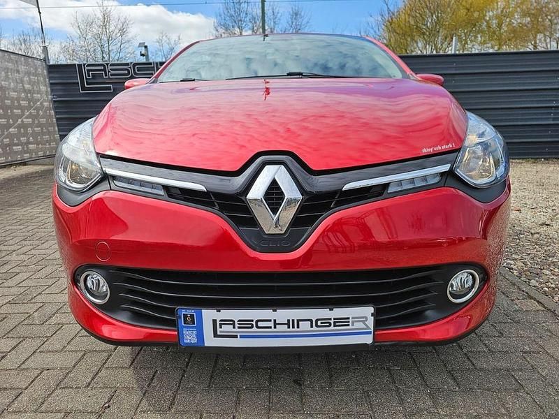 Gebraucht Renault Clio IV Dynamique 90 PS (66 kW) 2015 Rot Limousine