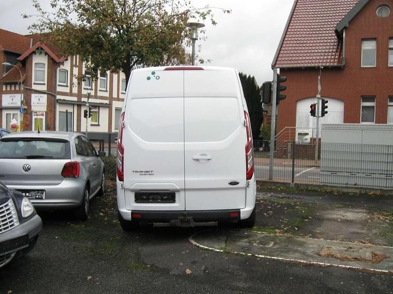 Gebraucht Ford Transit Custom Trend 131 PS (96 kW) 2020 Frostweiß Van / Kleinbus