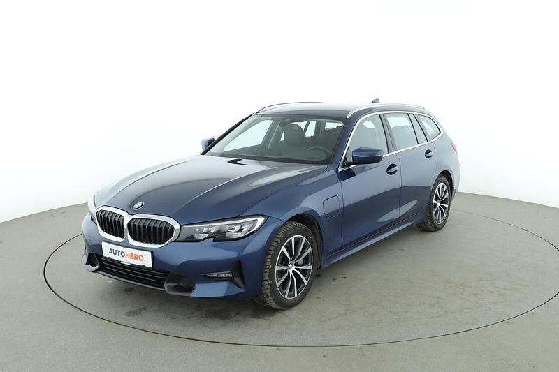 Gebraucht BMW 330e Sport Line 113 PS (83 kW) 2020 Blau Kombi