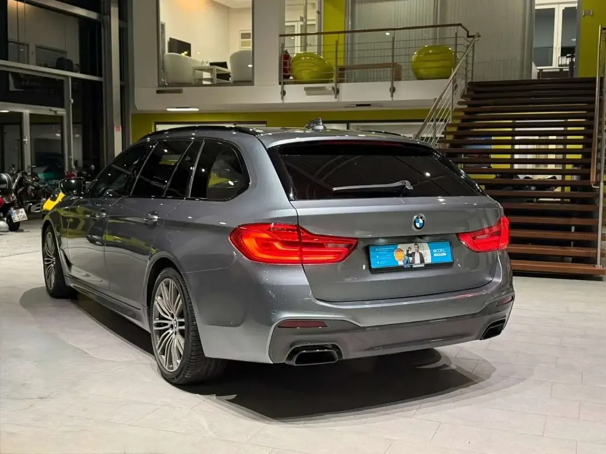 Gebraucht BMW 550 400 PS (294 kW) 2019 Bluestone Kombi