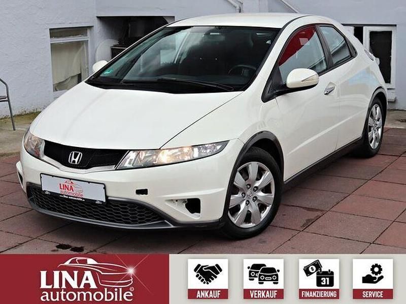Weiß Gebraucht 2011 Honda Civic Comfort Limousine | 4.980 € (Fairer Preis) - Bild 1/4