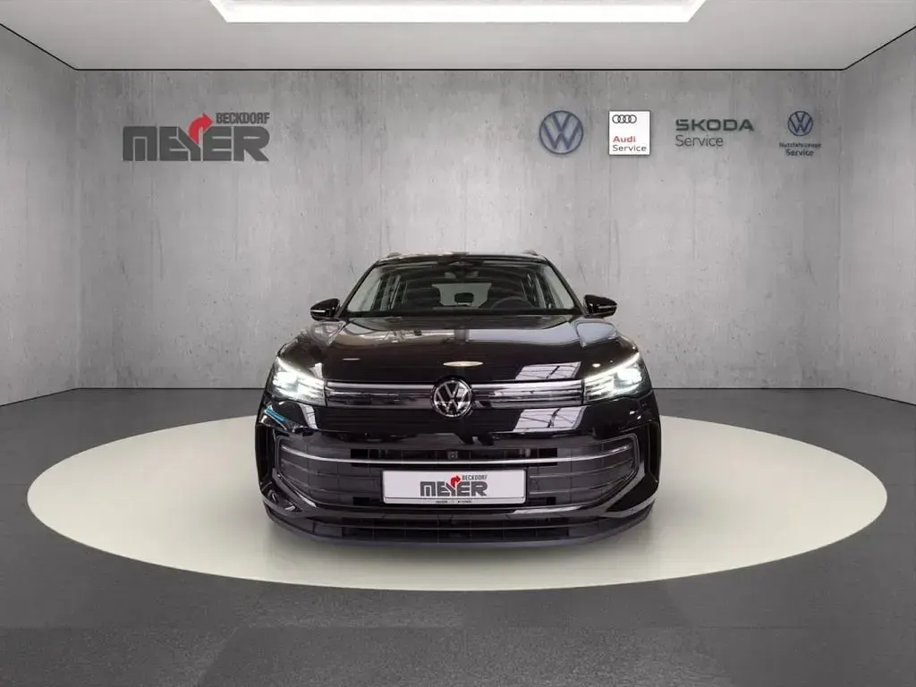 Gebraucht VW Tiguan Goal 150 PS (110 kW) 2024 Schwarz SUV