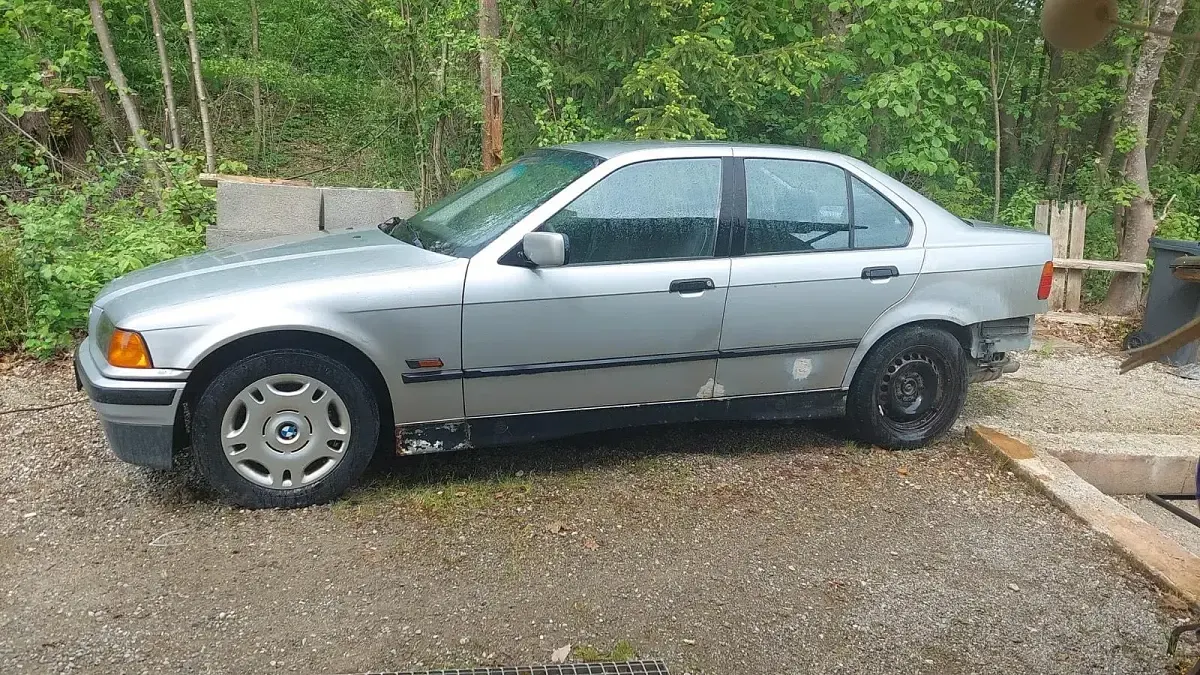 Brugt BMW 320 150 HK (110 kW) 1996 Sølv Sedan