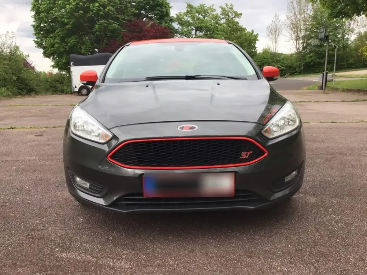 Gebraucht Ford Focus Titanium 120 PS (88 kW) 2014 Grau Kombi