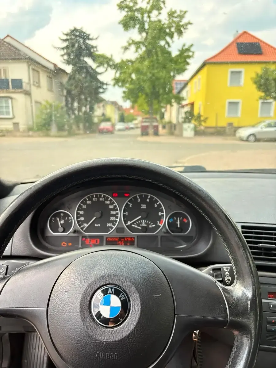 Gebraucht BMW 318 143 PS (105 kW) 2004 Silber Limousine