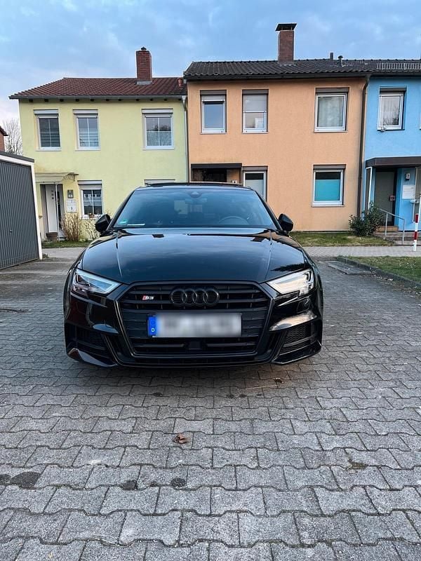 Schwarz Gebraucht 2018 Audi S3 Limousine | 32.900 € (Fairer Preis) - Bild 1/4