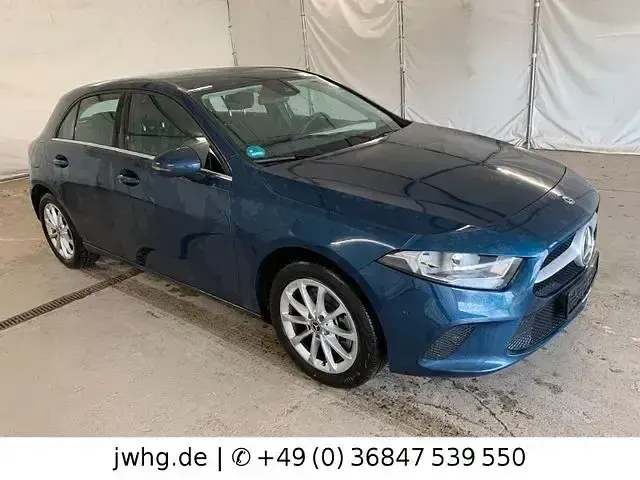Gebraucht Mercedes A250 Advanced 218 PS (160 kW) 2022 Blau Limousine