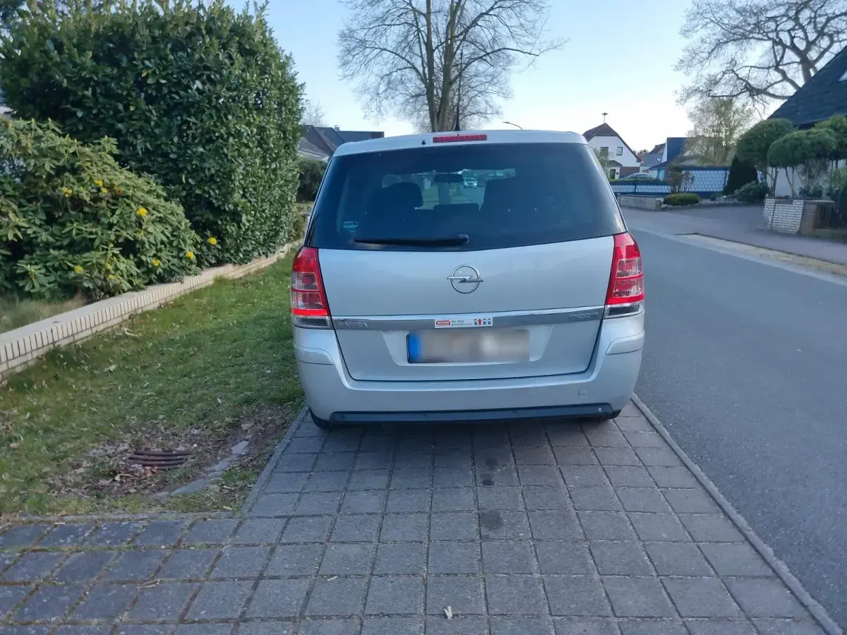 Gebraucht Opel Zafira 140 PS (102 kW) 2010 Grau Van / Kleinbus