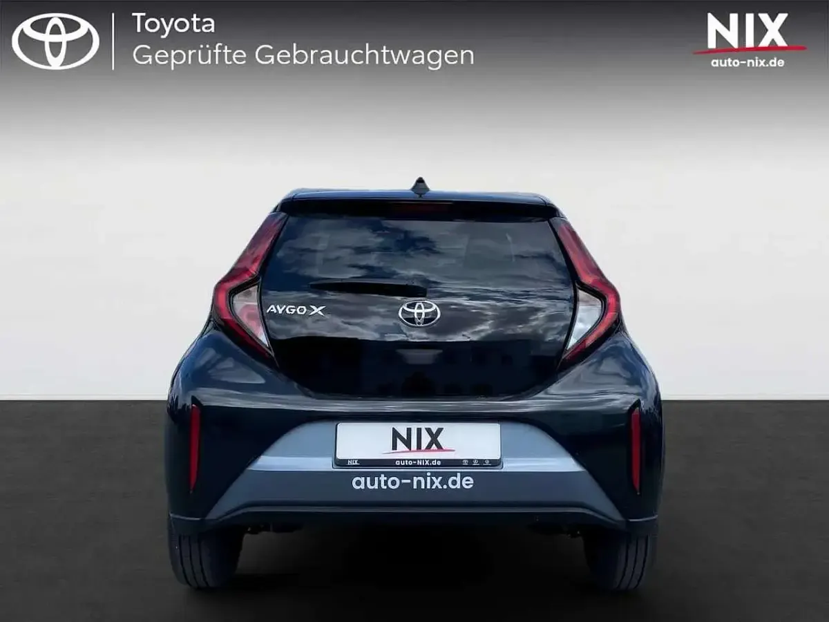 Gebraucht Toyota Aygo X Basis 72 PS (52 kW) 2025 Grau SUV