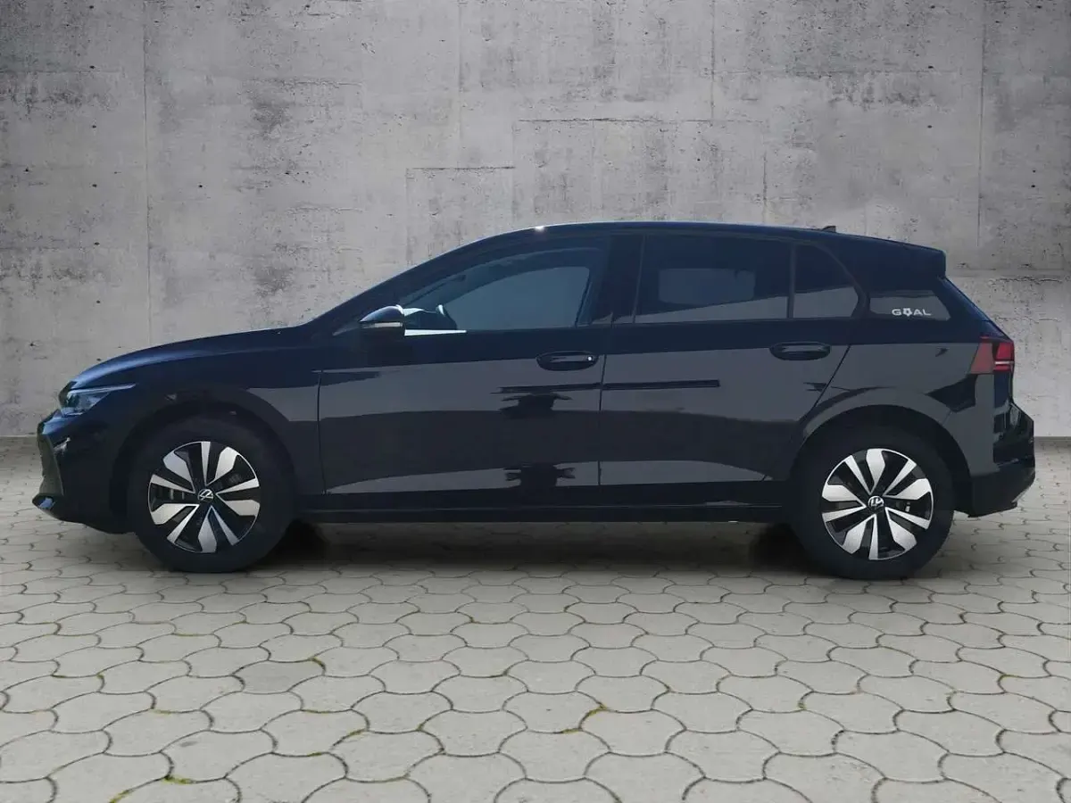 Gebraucht VW Golf VIII Goal 150 PS (110 kW) 2025 Grenadillschwarz metallic Limousine