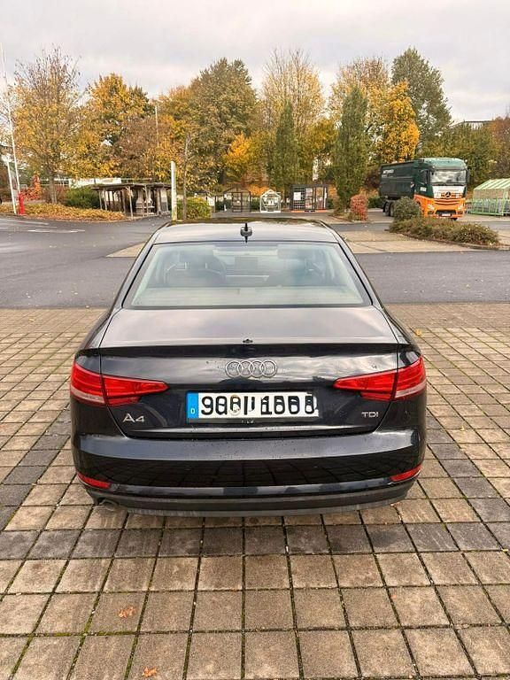Gebraucht Audi A4 Ambiente 150 PS (110 kW) 2017 Blau Limousine