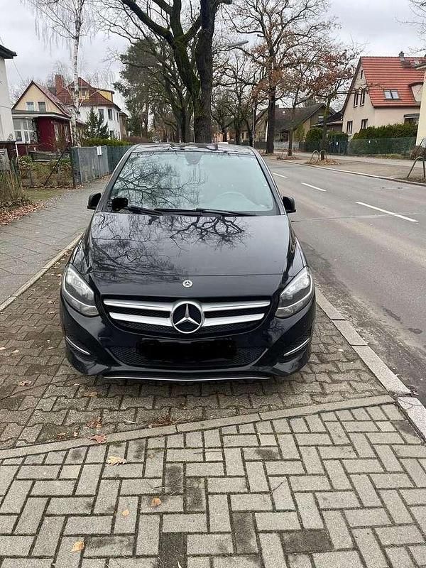Gebraucht 2018 Mercedes B200 Edition Van / Kleinbus | 8.200 € (Superpreis) - Bild 1/4