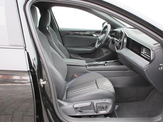 Gebraucht VW Passat Style 150 PS (110 kW) 2025 Schwarz Kombi