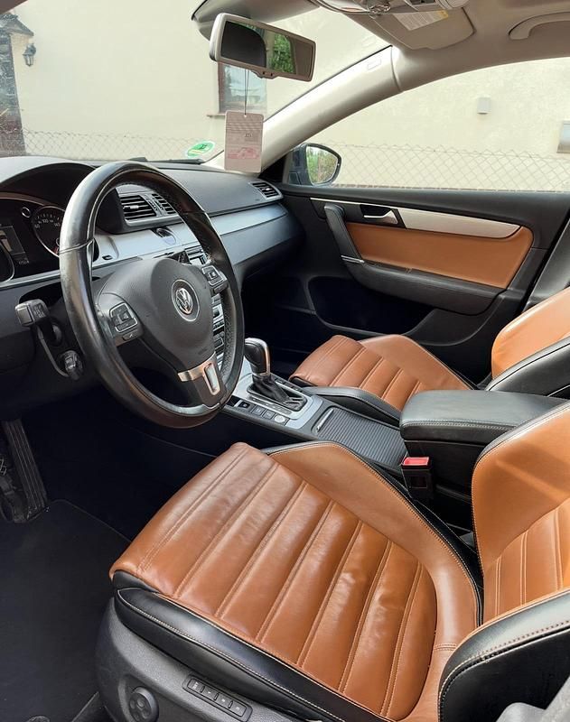 Gebraucht VW Passat 170 PS (125 kW) 2012 Grau Kombi