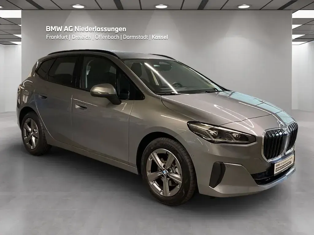 Gebraucht BMW 220 150 PS (110 kW) 2025 Grau Van / Kleinbus
