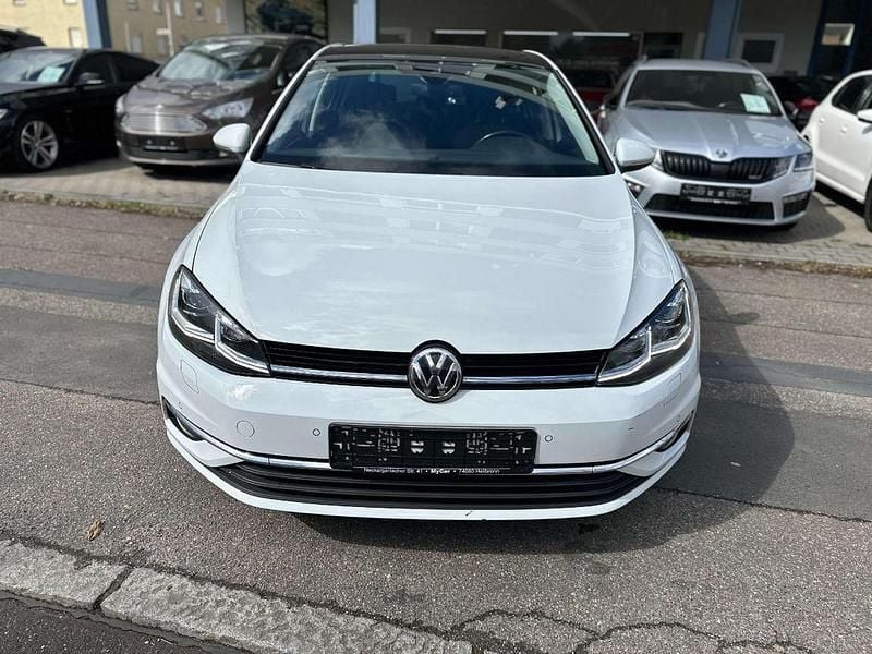 Gebraucht VW Golf VII Highline 150 PS (110 kW) 2018 Weiß Kleinwagen