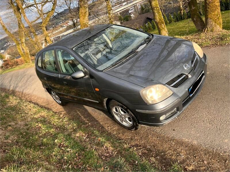 Grau Gebraucht 2005 Nissan Almera Tino Van / Kleinbus | 1.600 € (Guter Preis) - Bild 1/4