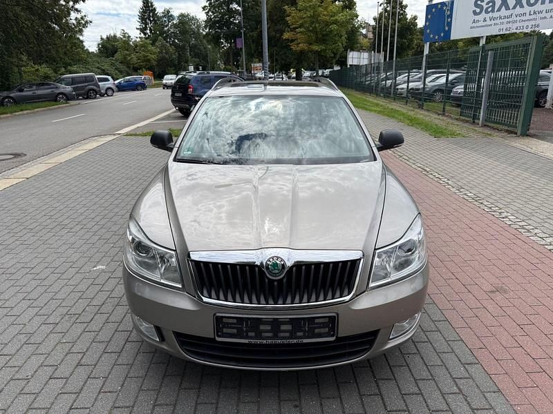 Beige Gebraucht 2010 Skoda Octavia Classic Kombi | 3.499 € (Superpreis) - Bild 1/4