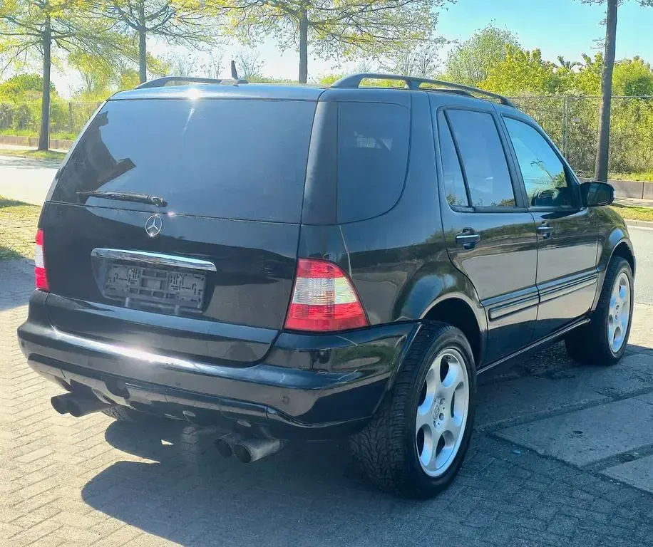 Gebraucht Mercedes ML400 250 PS (183 kW) 2002 Schwarz SUV