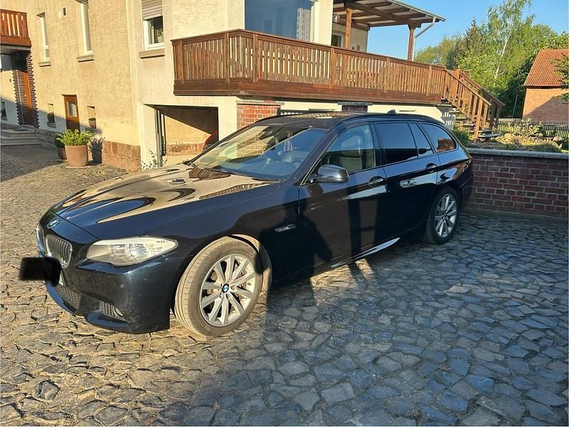 Gebraucht BMW 525 217 PS (159 kW) 2013 Blau Kombi
