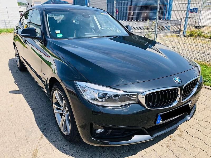 Schwarz Gebraucht 2015 BMW 330 Sport Line Coupé | 21.250 € (Fairer Preis) - Bild 1/4