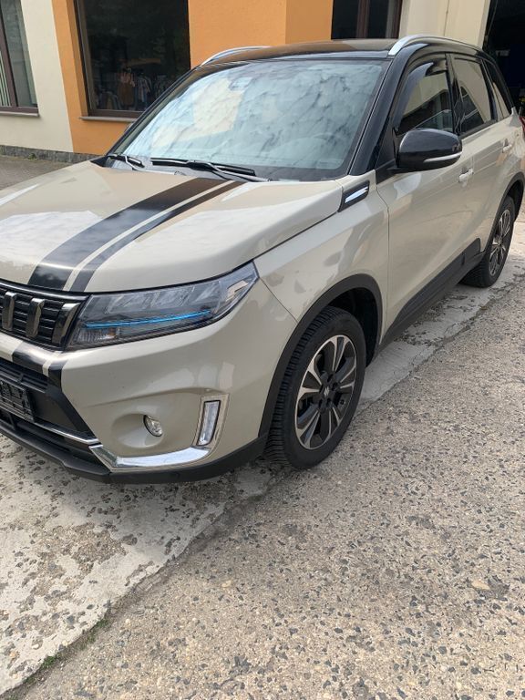 Beige Gebraucht 2023 Suzuki Vitara Comfort+ SUV | 24.590 € (Fairer Preis) - Bild 1/4