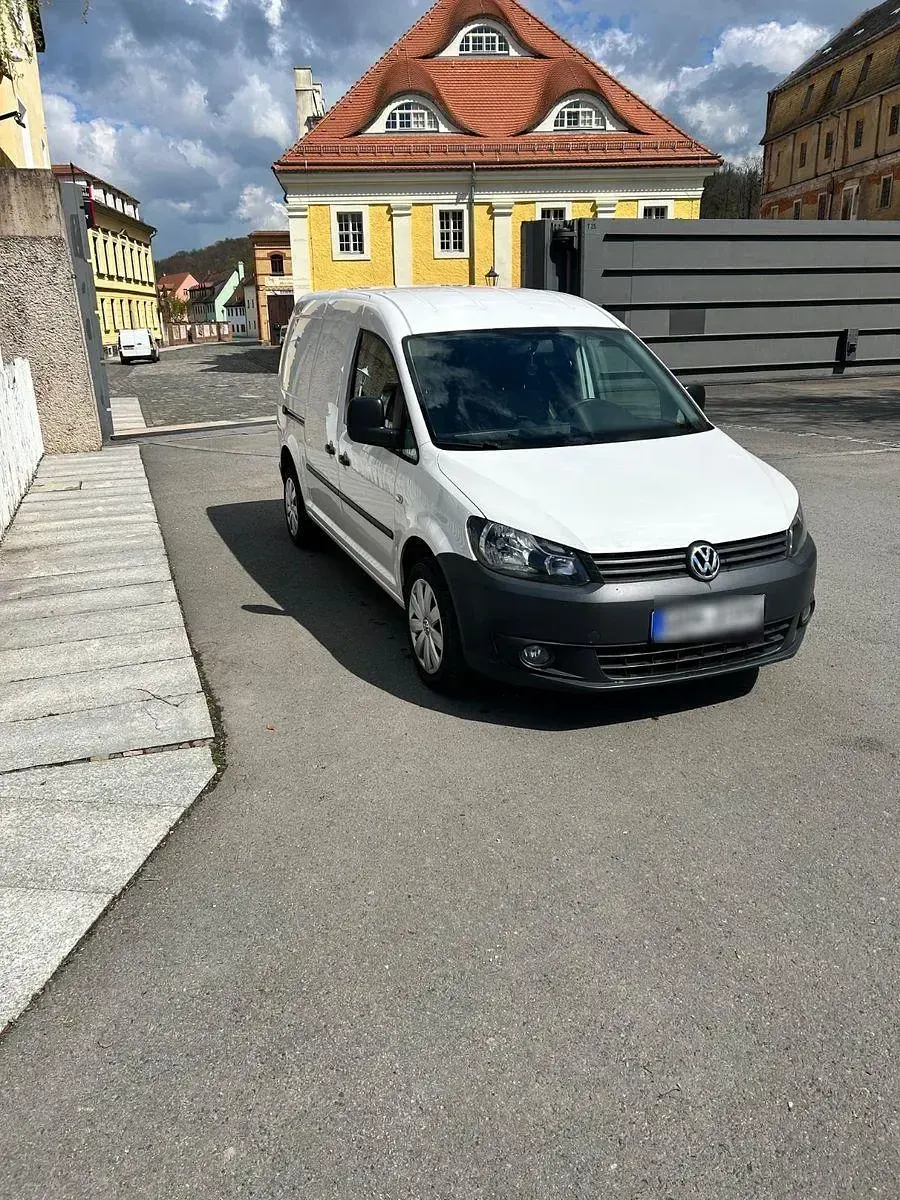 Second-hand VW Caddy Maxi 102 CP (75 kW) 2011 Alb Monovolum