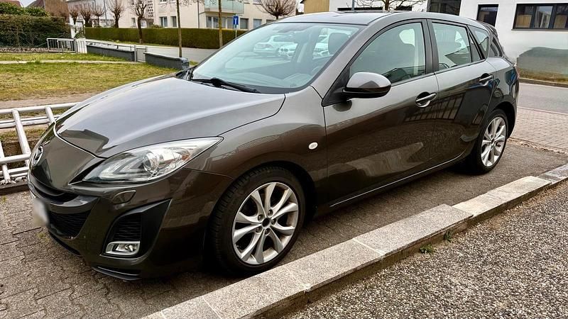 Używany Mazda 3 140 KM (102 kW) 2011 Szary Hatchback