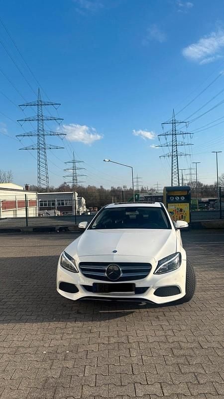 Gebraucht Mercedes C180 116 PS (85 kW) 2017 Weiß Limousine