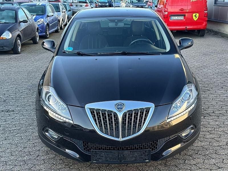Gebraucht Lancia Delta 140 PS (102 kW) 2011 Schwarz Kleinwagen
