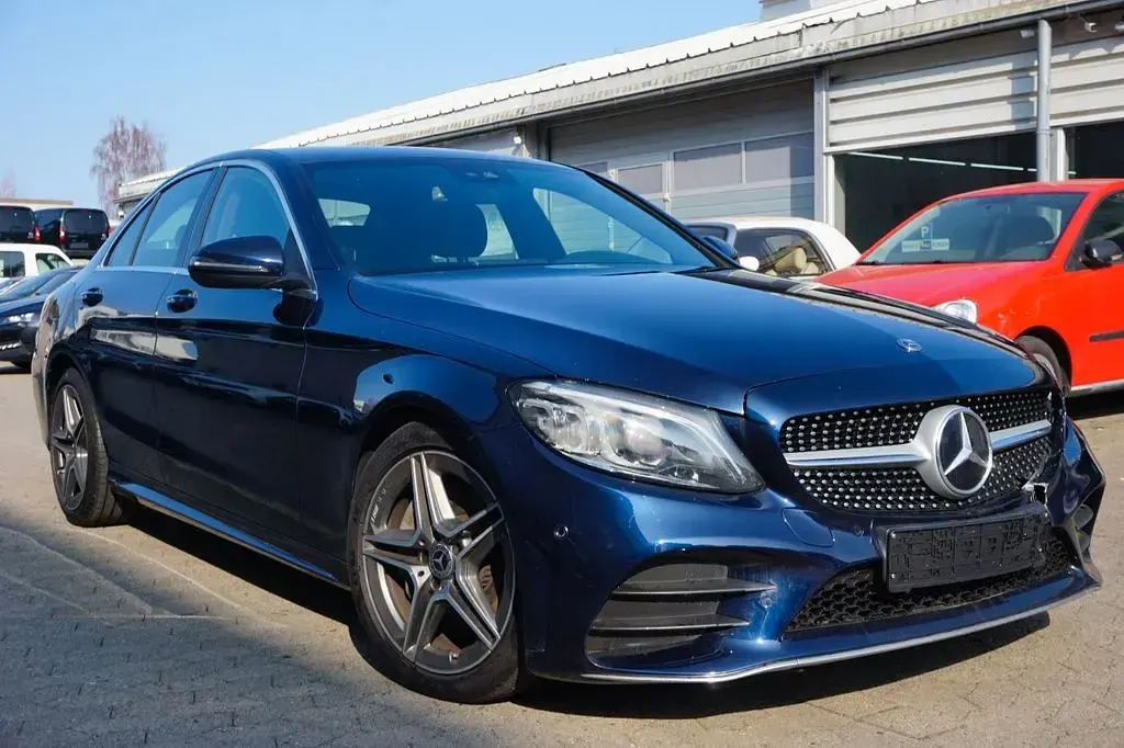 Gebraucht Mercedes C300 AMG line 245 PS (180 kW) 2019 Blau Limousine